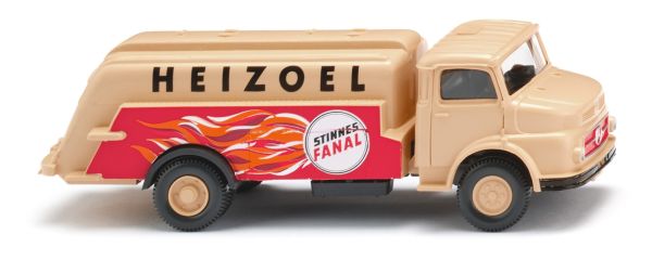 WIK078104 - MERCEDES-BENZ 4x2 Tankwagen - STINNES FANAL - 1