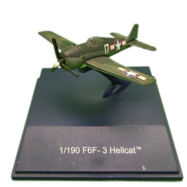 NEW18110E - Militärflugzeug F6F-3 Hellcat - 1