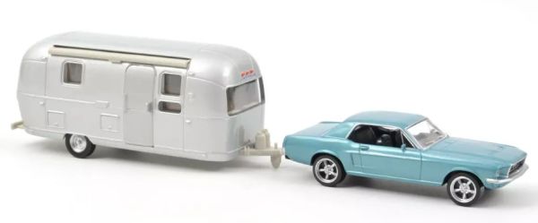 NOREV270582 - FORD Mustang 1968 Blau Metallic mit Wohnwagen Airstream Jet-car. - 1