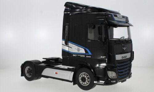 PRX30212 - DAF XF Space Cab 4x2 2018 Schwarz - 1