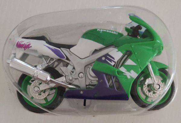 MST306G - KAWASAKI Ninja ZX-9R Grün. - 1