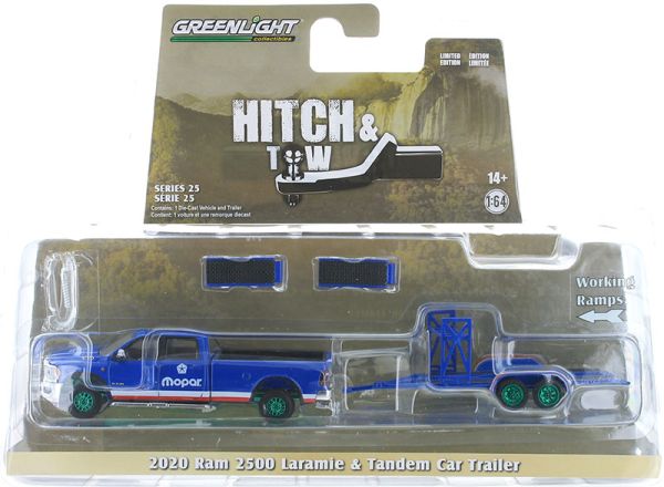 GREEN32250-D_VERT - DODGE RAM 2500 Laramie 2020 mit grünen Felgen und MOPAR-Autotransportanhänger aus der HITCH & TOW-Serie in Blisterverpackung - 1