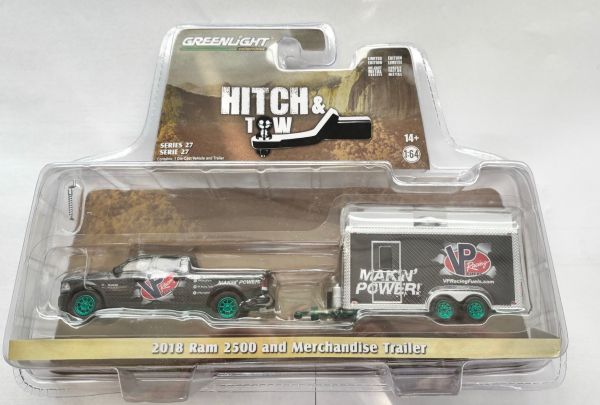 GREEN32270-C_VERT - DODGE RAM 2500 VP-RACING FUELS-MAKIN mit grünen Felgen und Anhänger aus der Serie HITCH & TOW in Blisterverpackung. - 1