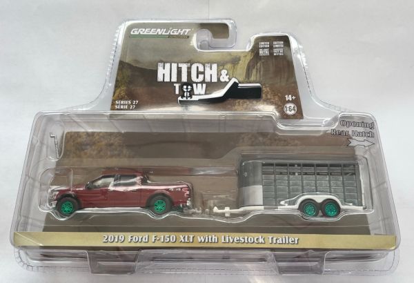 GREEN32270-D_VERT - FORD F-150 XLT 2019 bordeaux mit grünen Felgen und Viehanhänger aus der Serie HITCH & TOW in Blisterverpackung - 1