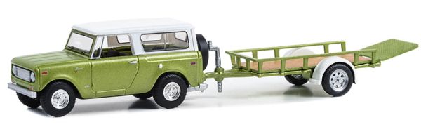 GREEN32300-B - HARVESTER Scout mit Anhänger 1970 aus der Serie HITCH & TOW in Blisterverpackung. - 1