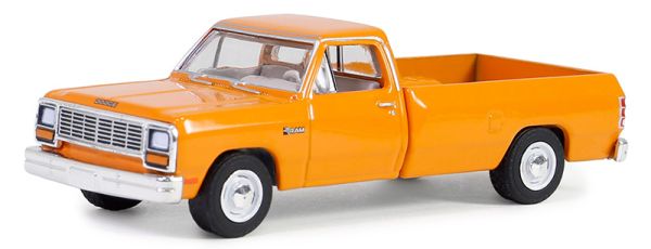 GREEN35280-C-ORANGE - DODGE Ram D-250 1982 orangefarbenes Auto aus der Serie BLUE COLLAR unter Blisterverpackung. - 1