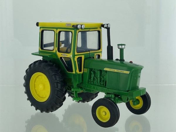 BRI43381 - JOHN DEERE 4020 2wd mit Hiniker-Kabine - Limitierte Auflage von 2500 Ex. - 1