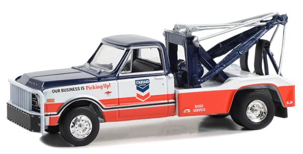 GREEN46130-A - CHEVROLET C-30 dually Abschleppwagen 1968 Standard Oil Road Service aus der Serie DUALLY DRIVERS unter Blister. - 1