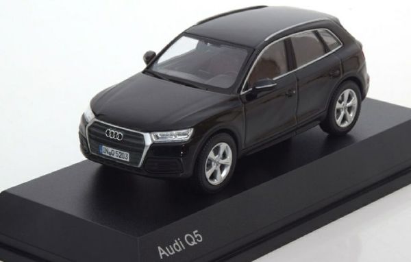 SPA5011605633 - Audi Q5 schwarz - 1