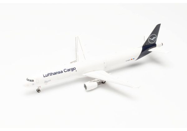 HER572439 - AIRBUS A321P2F Lufthansa Cargo Hello Europe. - 1