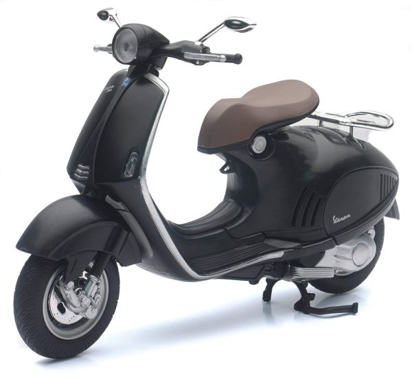 NEW57613-B - VESPA 946 Schwarz - 1