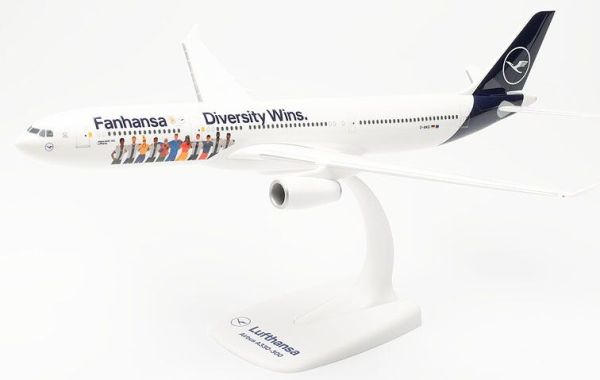 HER613897 - AIRBUS A330-300 Lufthansa Fanhansa - Diversity Wins - 1