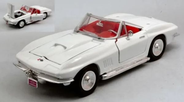 MMAX73224 - CHEVROLET Corvette 1967 weiß - 1