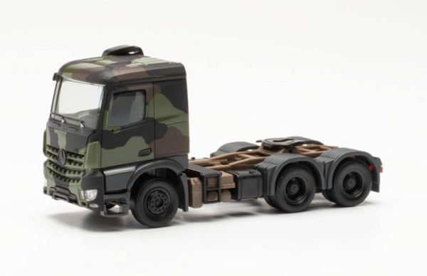 HER747028 - MERCEDES-BENZ Arocs 6x4 Camouflage Farbe. - 1