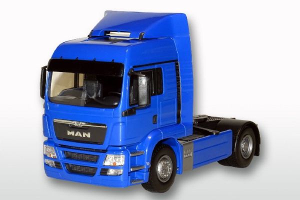 EMEK82004 - MAN TGS LX Trekker 4x2 Blau - 1