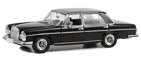 GREEN86639 - MERCEDES-BENZ 280 SEL 4.5 1972 aus dem Film ROCKY IV - 1