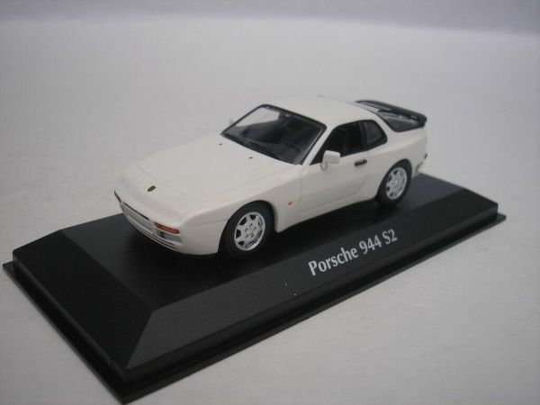 MXC940062222 - PORSCHE 944 S 1989 weiß - 1