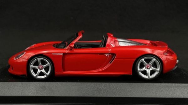 MXC940062631 - Porsche Carrera GT 2003 Rot - 1