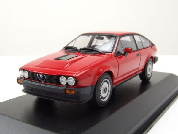 MXC940120140 - ALFA ROMEO GTV 6 1983 rot - 1