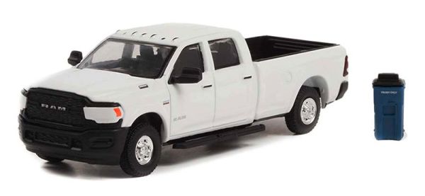 GREEN97130-F - DODGE Ram 2500 Tradesman 2021 mit Mülltonne aus der THE HOBBY SHOP-Serie in Blisterverpackung. - 1