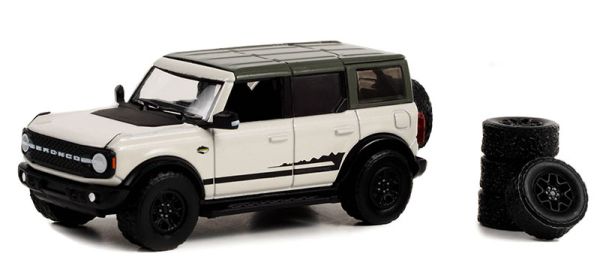 GREEN97140-E - FORD Bronco Wildtrak 2021 weiss mit Ersatzreifen aus der Serie THE HOBBY SHOP in Blisterverpackung - 1