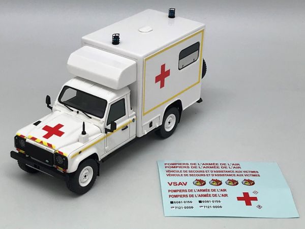 ALARME0056 - LAND ROVER 130 Army Military Ambulance Weiß - Limitiert auf 200 Stk. - 1