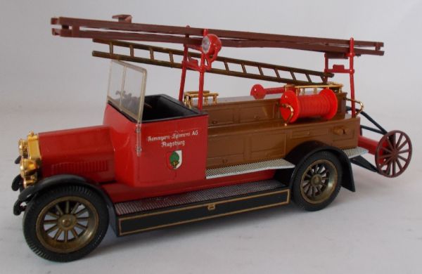 CON1027 - MAN-Oldtimer-Feuerwehrauto - 1