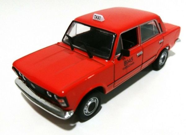 MAGPCFI125PTAXI - FIAT 125P Red Warsaw Taxi wird in Blisterverpackung verkauft - 1