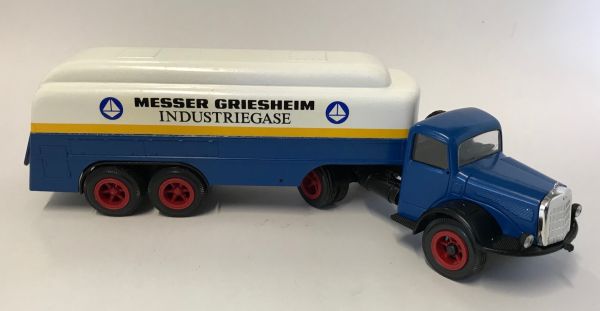 CON5426 - MERCEDEZ-BENZ Mit Gasanhänger MESSER GRIESHEIM - 1