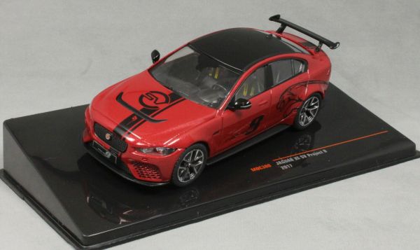 IXOMOC300 - JAGUAR XE SV Project 8 2017 rotmetallic - 1