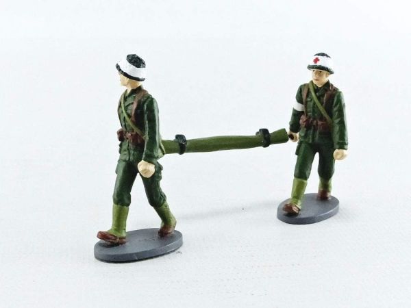 MAGMIL13G02-03 - 2 Militärfiguren mit Krankentrage und ein Soldat mit Medizintasche. - 1