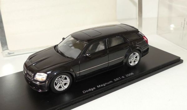 SPAS0872 - DODGE Magnum SRT 8 2006 schwarz - 1