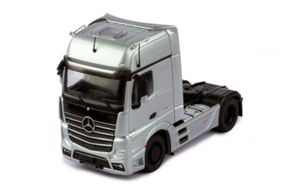 IXOTR124 - MERCEDES Actros MP4 4x2 Silber - 1