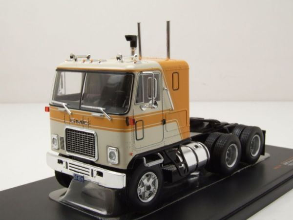 IXOTR167.22 - GMC Astro 95 6x4 1970 gelb und beige. - 1