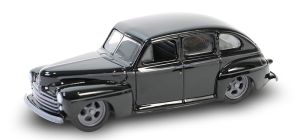 GREEN28150-A - FORD Fordor super deluxe Lowrider 1948 schwarz aus der Serie BLACK BANDIT in Blisterverpackung.