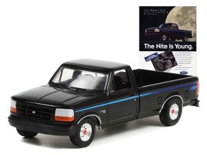 GREEN39100-F - FORD F-150 Nite Edition 1992 schwarz aus der Serie VINTAGE AD CARS in Blisterverpackung.