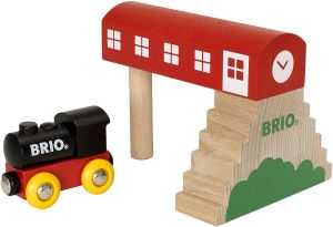 BRIO33615 - Bahnhof mit Lokomotive