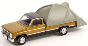 GREEN38010-C - GMC Sierra Klassiker 1984 THE GREAT OUTDOORS im Blister