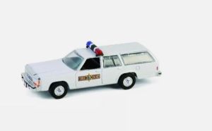 GREEN43040-C - FORD LTD Crown Victoria Wagon 1988 aus der Serie HOT PURSUIT in Blisterverpackung