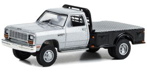 GREEN46120-B - DODGE Ram W350 Silber 1985 aus der DUALLY DRIVERS-Serie in Blisterverpackung.