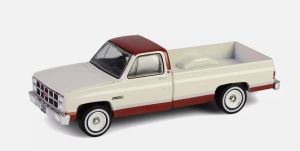 GREEN48100-D - GMC Sierra Classic K2500 1981 beige und rot aus der Serie DOWN ON THE FARM Serie 10 in Blisterverpackung