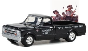 GREEN54080-D - CHEVROLET C-10 1968 Fish & Tackle aus der Serie NORMAN ROCKWELL in Blisterverpackung.