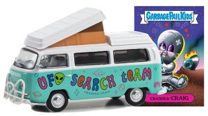 GREEN54090-B - VOLKSWAGEN Typ 2 Campmobile 1968 Blau aus der GARBAGE PAIL KIDS Serie in Blisterverpackung.