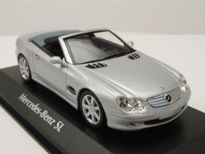 MXC940031030 - MERCEDES SL-Klasse R230 2001 Silber metallic.