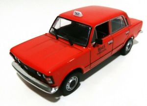 MAGPCFI125PTAXI - FIAT 125P Red Warsaw Taxi wird in Blisterverpackung verkauft