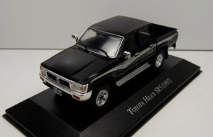 MAGARG55-01 - TOYOTA Hilux SR5 1997 Schwarz im Blister