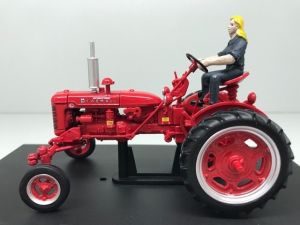 REP175 - FARMALL C mit Fahrer; umwandelbar in ein Reihen-Crop-Rad