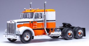 IXOTR203.22 - KENWORTH W 925 6x4 1970 Orange und Weiß