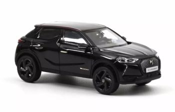 NOREVDS019709 - DS 3 Crossback La Première 2018 Schwarz mit bordeauxrotem Dach