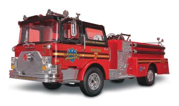 REV11225 - MACK Feuerwehrmann zum Zusammenbauen